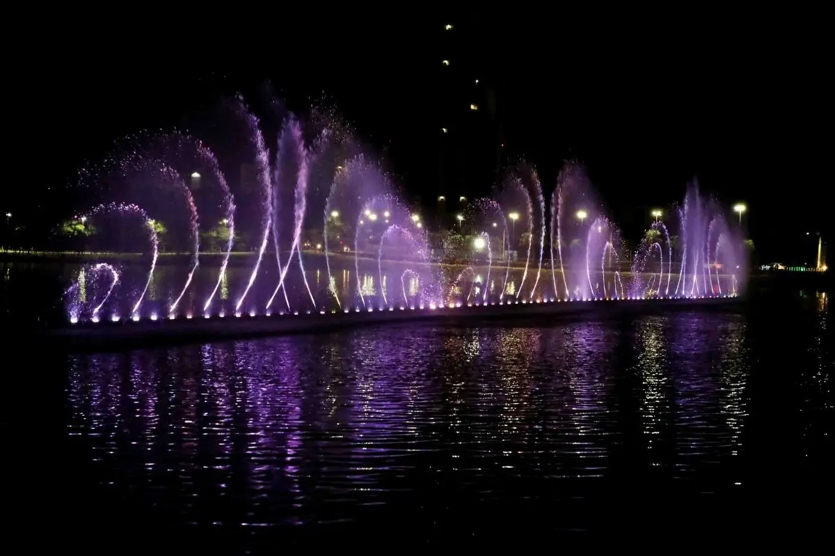 Espetáculo das Águas volta a parque em Cuiabá após 3 anos