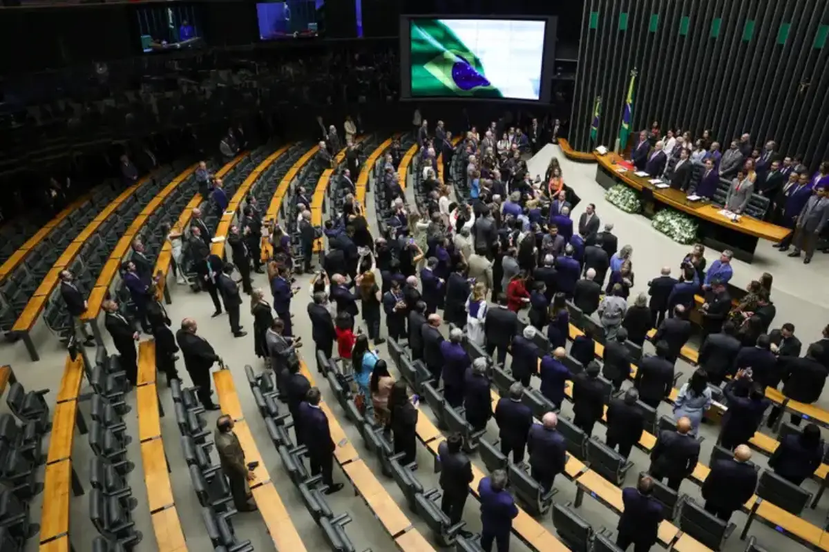Governo pressiona por jornada menor de trabalho e debate divide políticos de MS