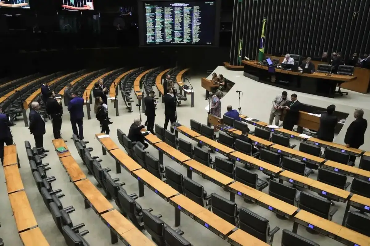 Comissão da Câmara vota nesta semana proposta que reduz jornada de trabalho