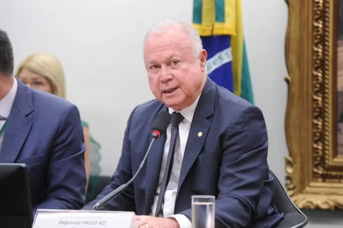 Fim da escala 6×1: relator dá aval, mas oposição adia votação na Câmara