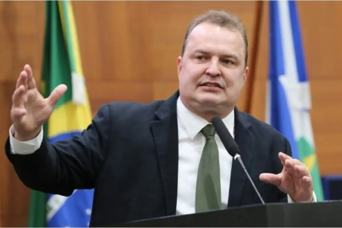 Deputado denuncia ex-servidor da Saúde por suposta irregularidade em contrato de empresa