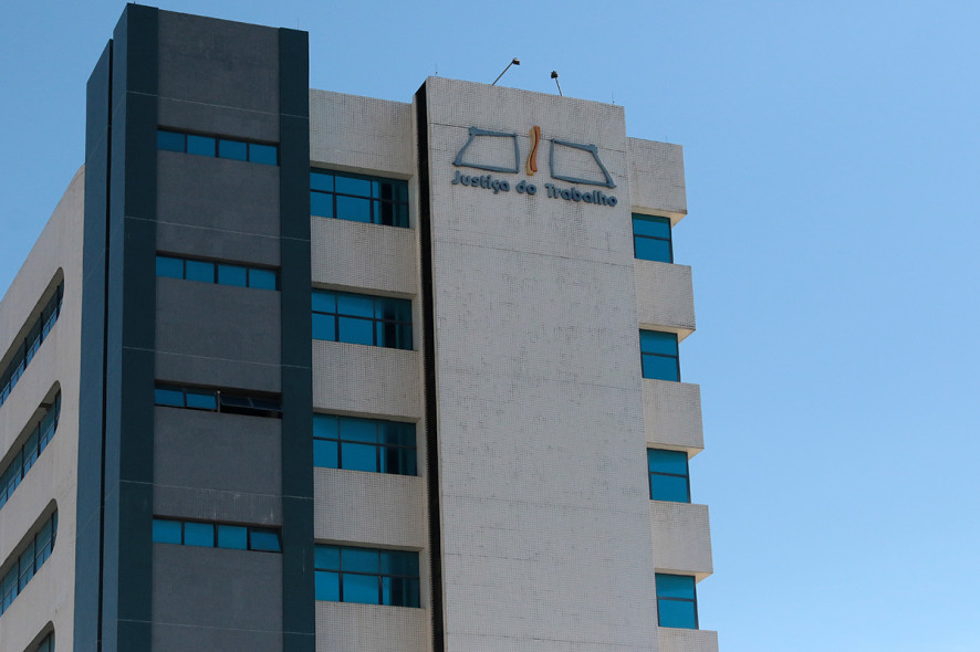 TRT condena franqueada de perfumaria por assédio a funcionária