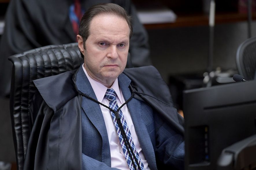 STJ mantém ação contra empresário acusado de matar "amigo"