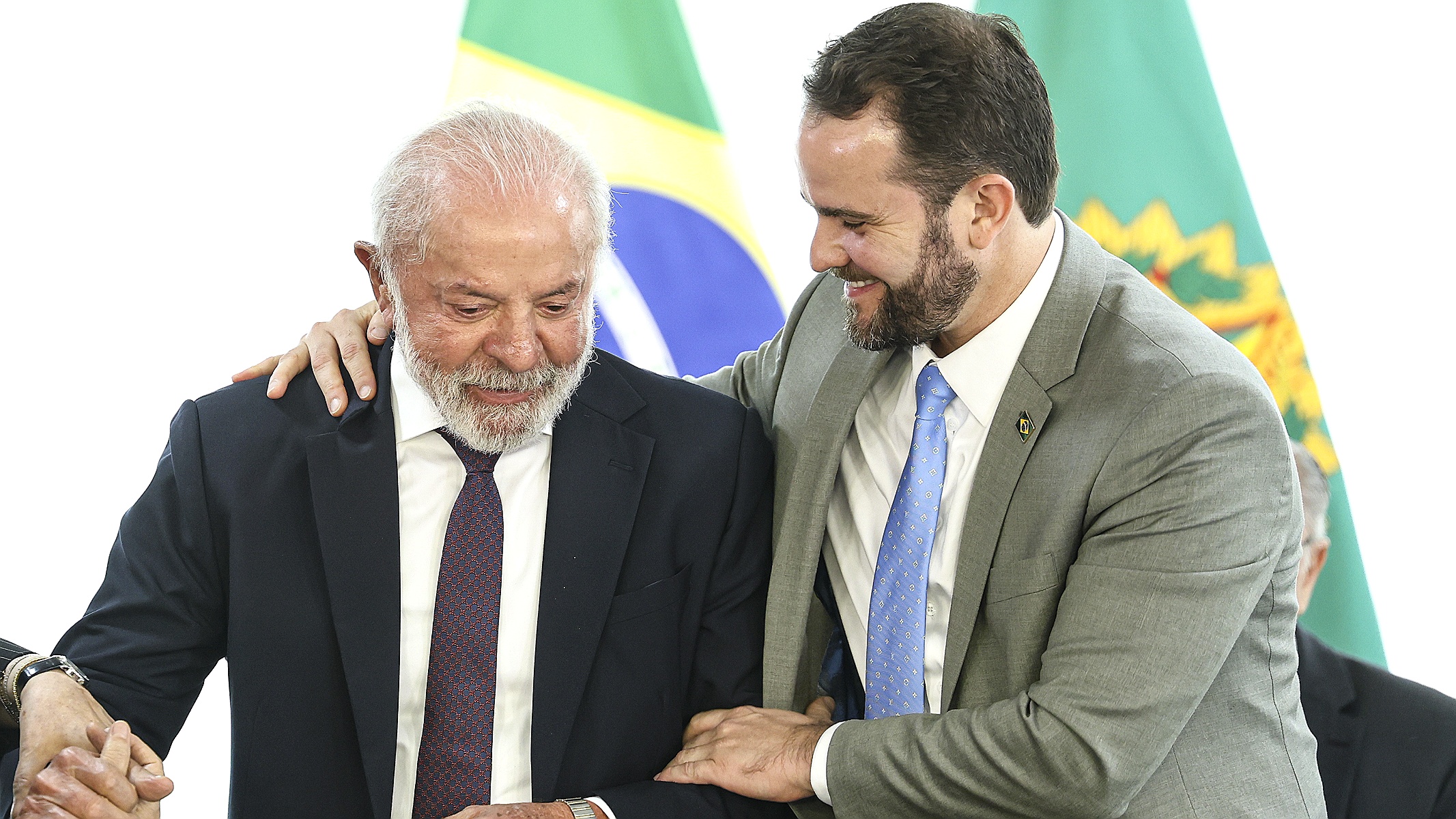 “Trump escuta [Lula] e fica todo animado”, garante Durigan