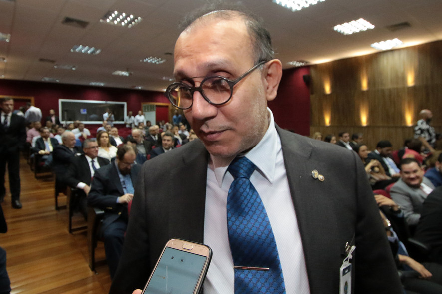 Juiz condena Facebook a indenizar cuiabana que teve conta barrada