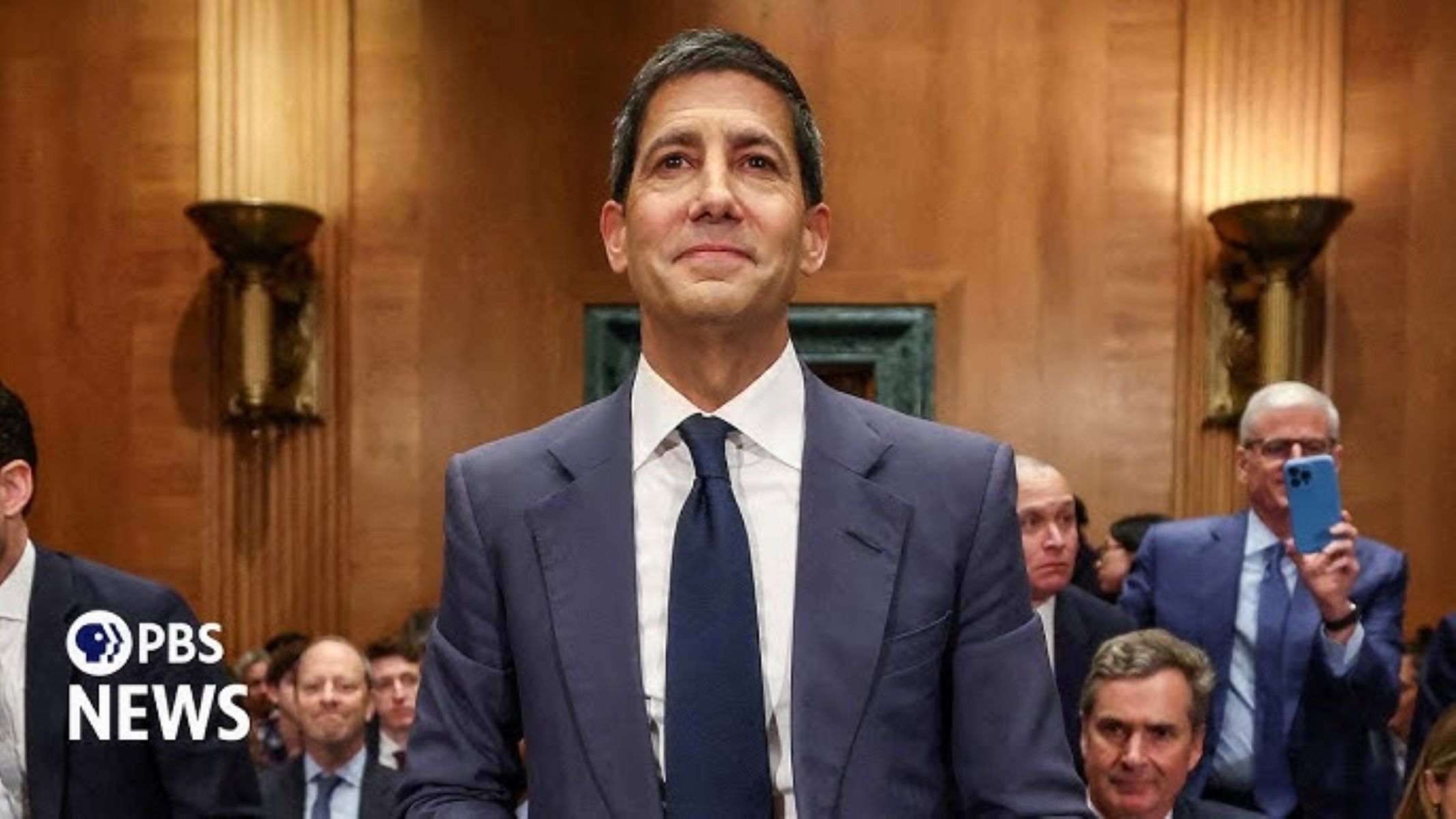 Kevin Warsh assume o Fed com inflação alta e pressão de Trump
