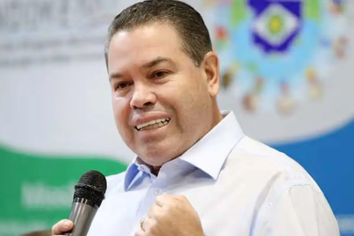 Secretário Silvio Fidelis é citado em documento da CGMVG que identificou possíveis indícios de superfaturamento em contratos de empresas de transporte escolar com o município de Várzea Grande. - Foto: Reprodução