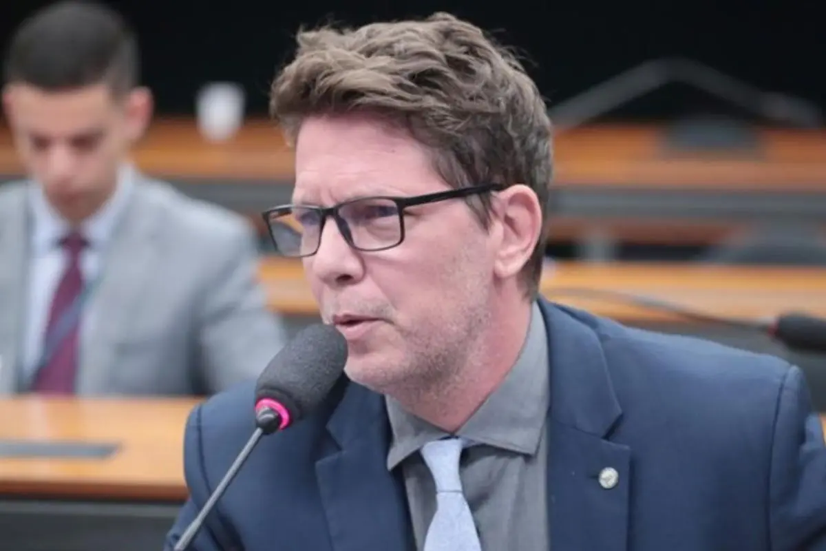 STF busca explicações de deputado sobre suposto envio de emendas a filme que ele produz