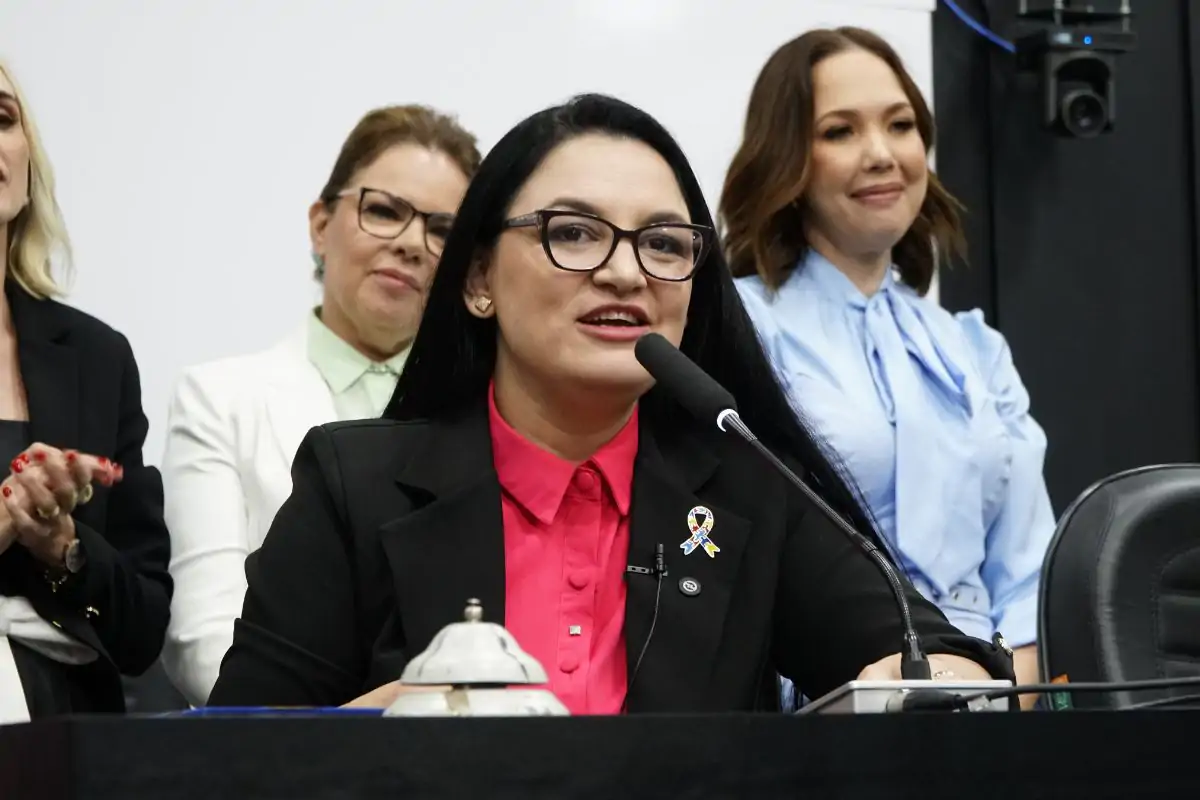 Primeira-dama assume liderança do prefeito na Câmara de Cuiabá