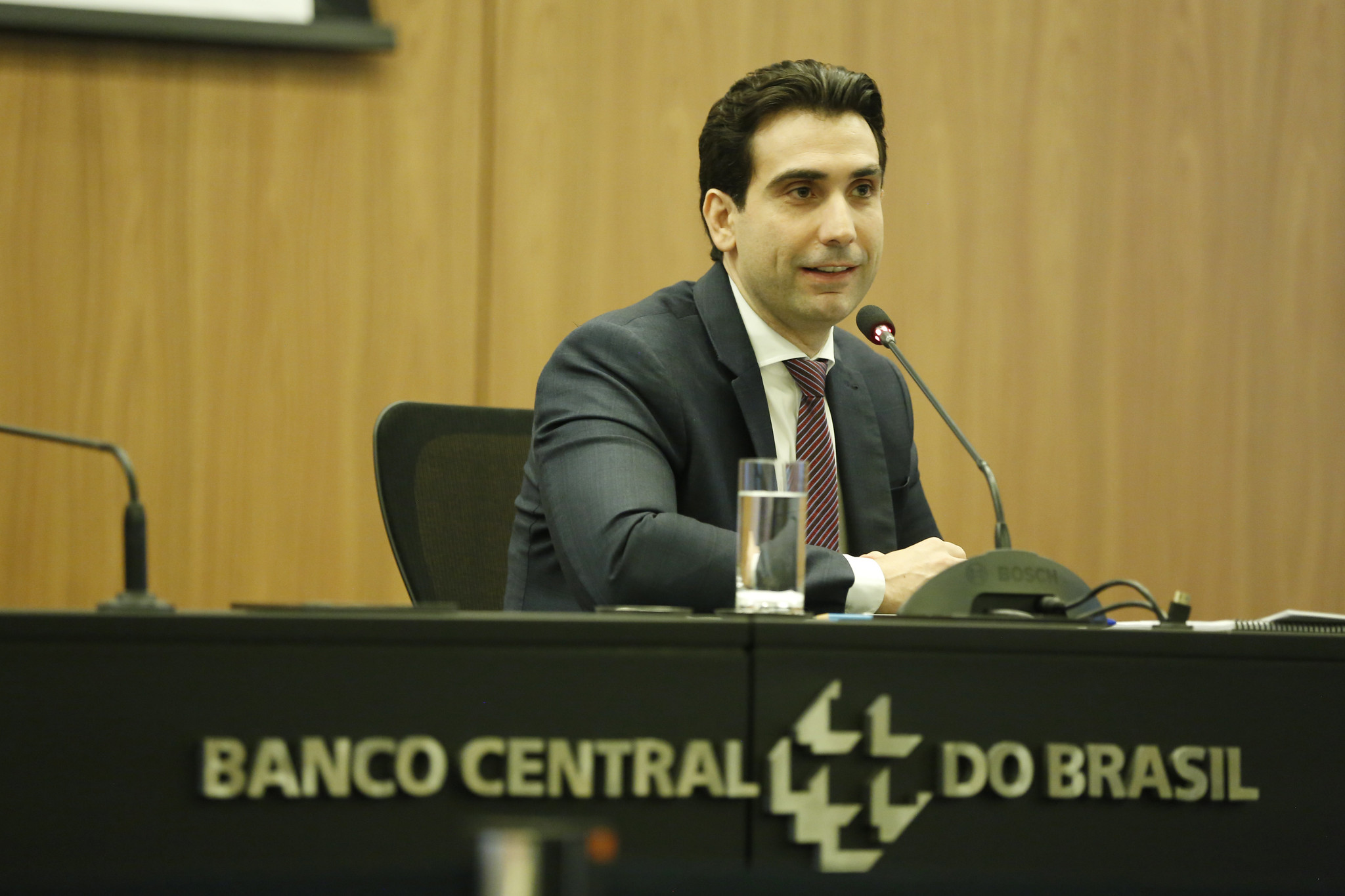 BC reduz taxa de juros para 14,25%