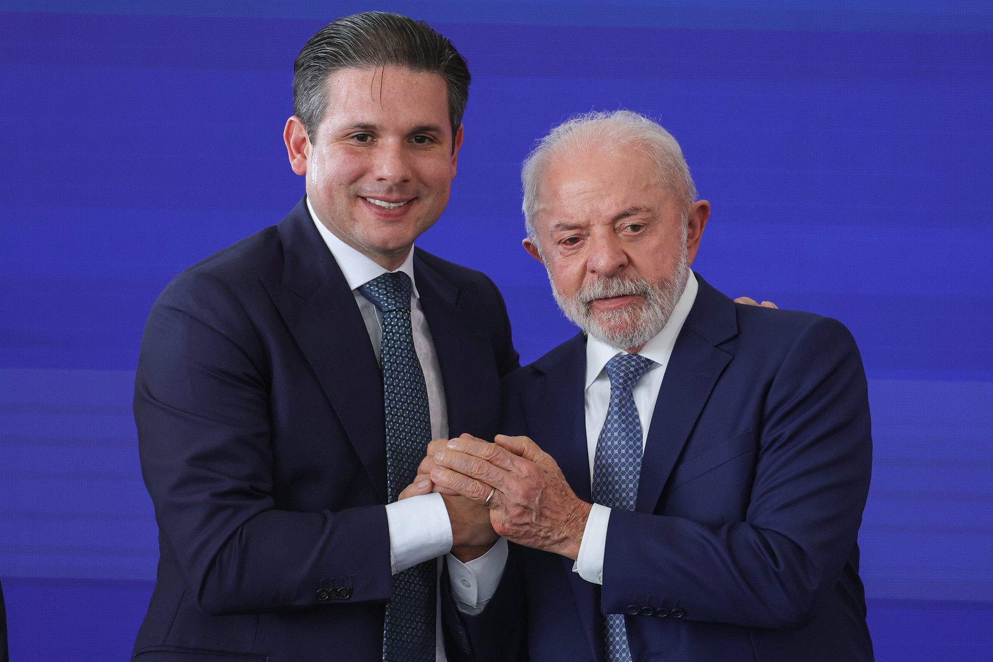 Lula entrega a Motta projeto para ampliar limite do MEI