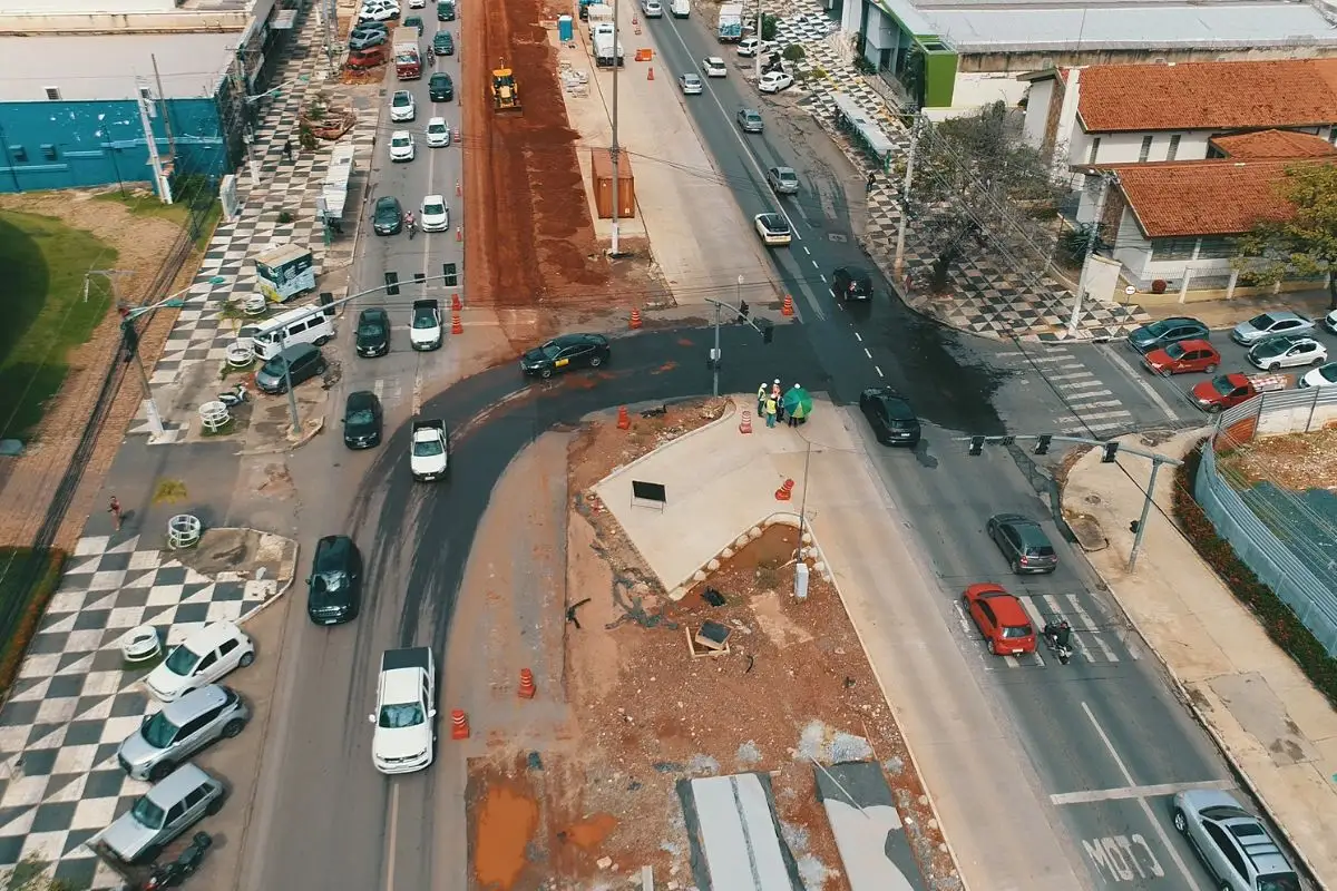 Deputado cobra medidas do governo para reduzir impacto das obras do BRT no trânsito. (Foto: Francinei Marans/ Prefeitura de Cuiabá)