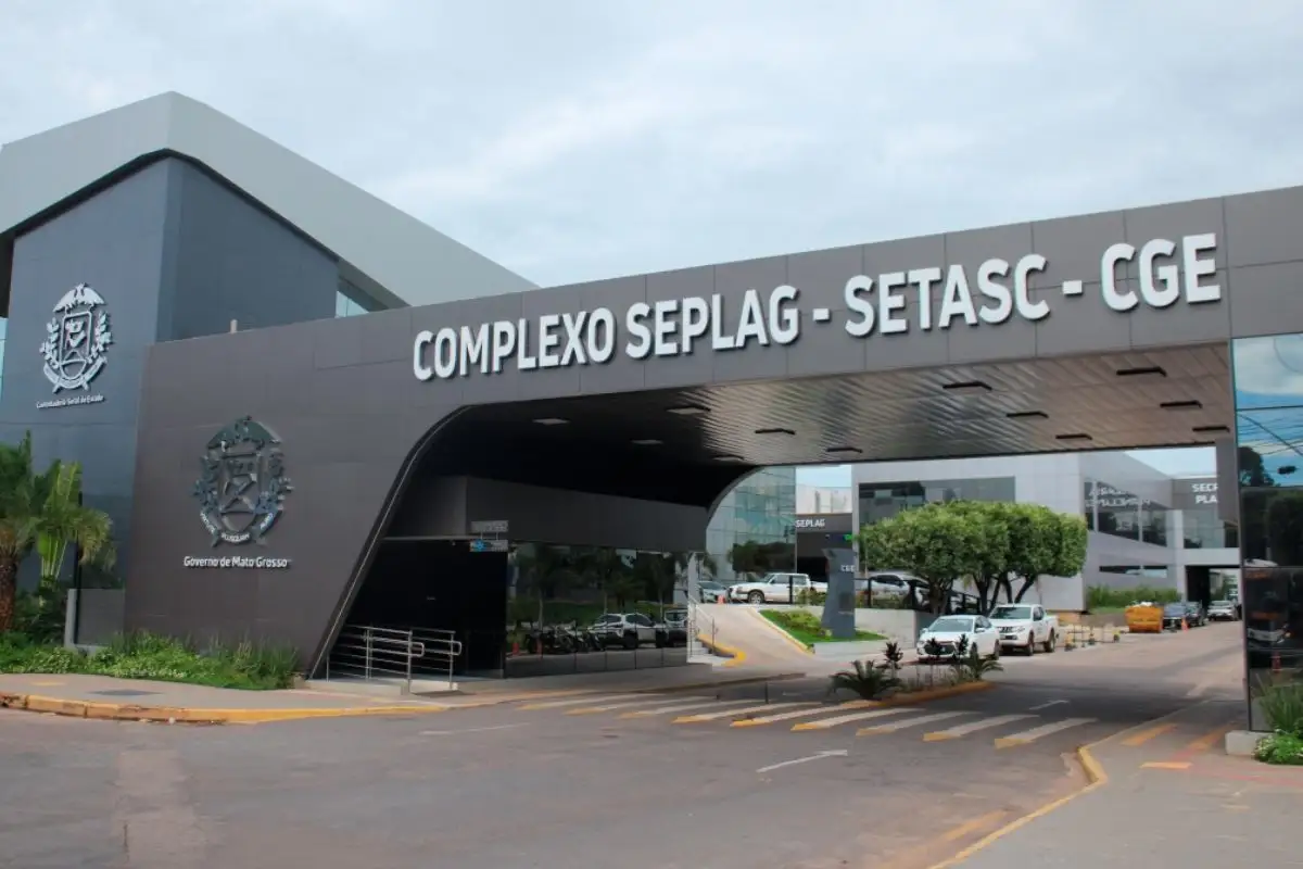 Promotoria pede suspensão de descontos de consignados de servidores