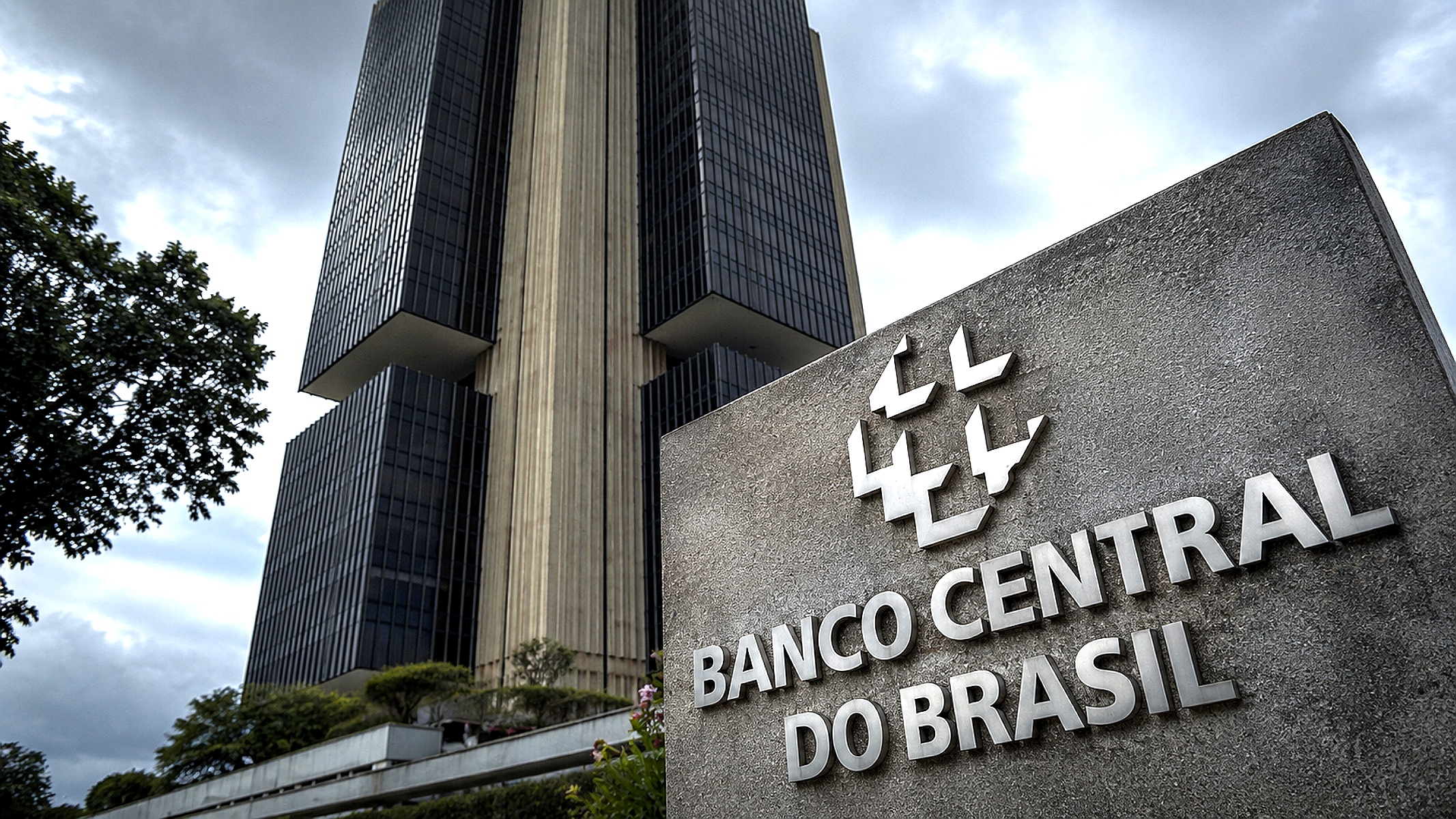 Banco Central liquida corretora investigada na operação sobre o Banco Master