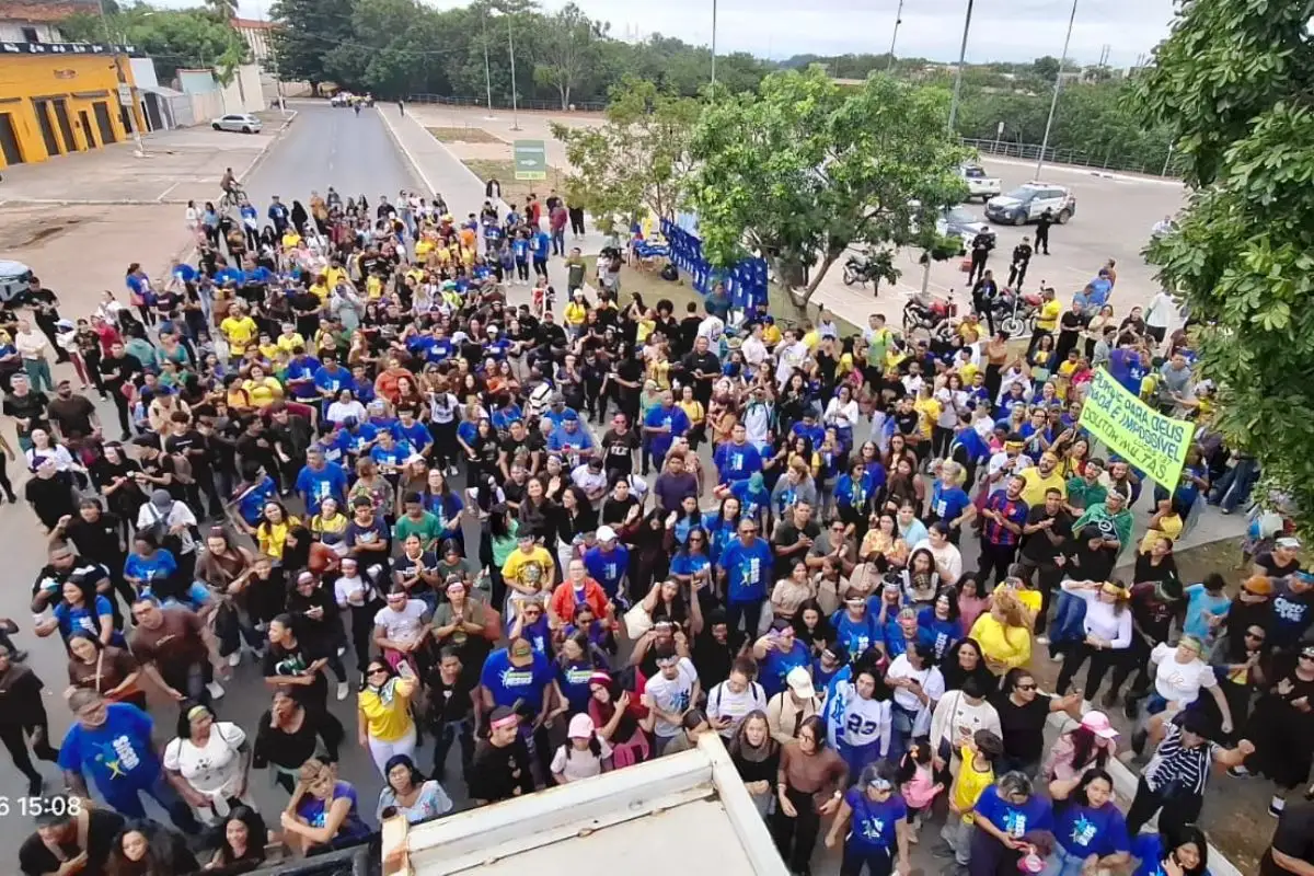 Marcha para Jesus reúne fiéis e tem presença de Flávio Bolsonaro em Cuiabá