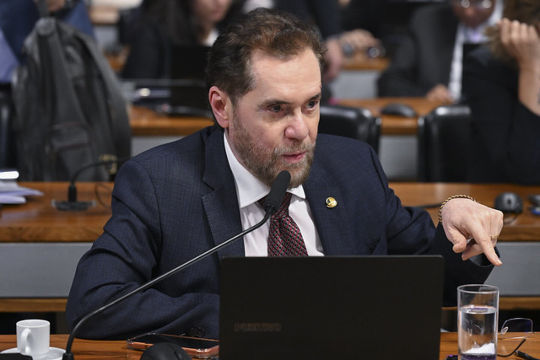 CCJ do Senado vota PEC que dá autonomia orçamentária ao BC e blinda Pix