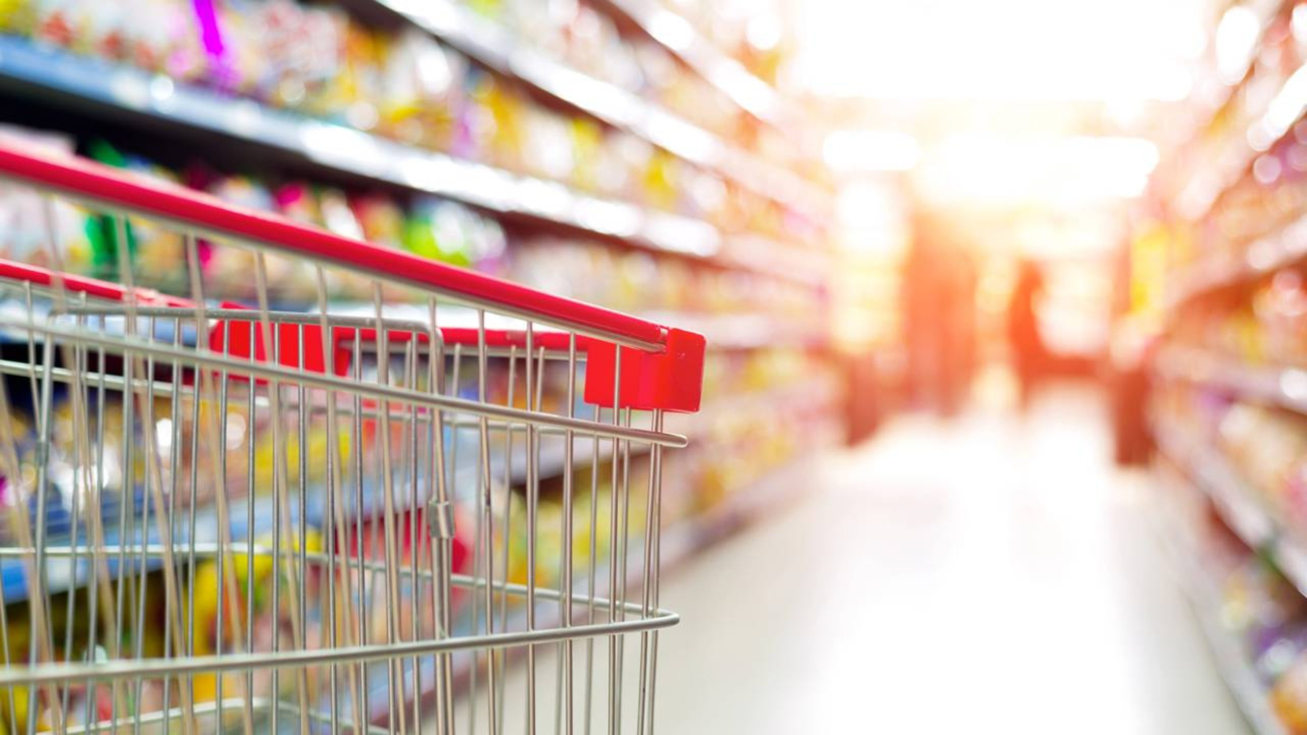 A maior rede de supermercados do Brasil fechou 28 lojas e demitiu 6 mil funcionários em diversos estados