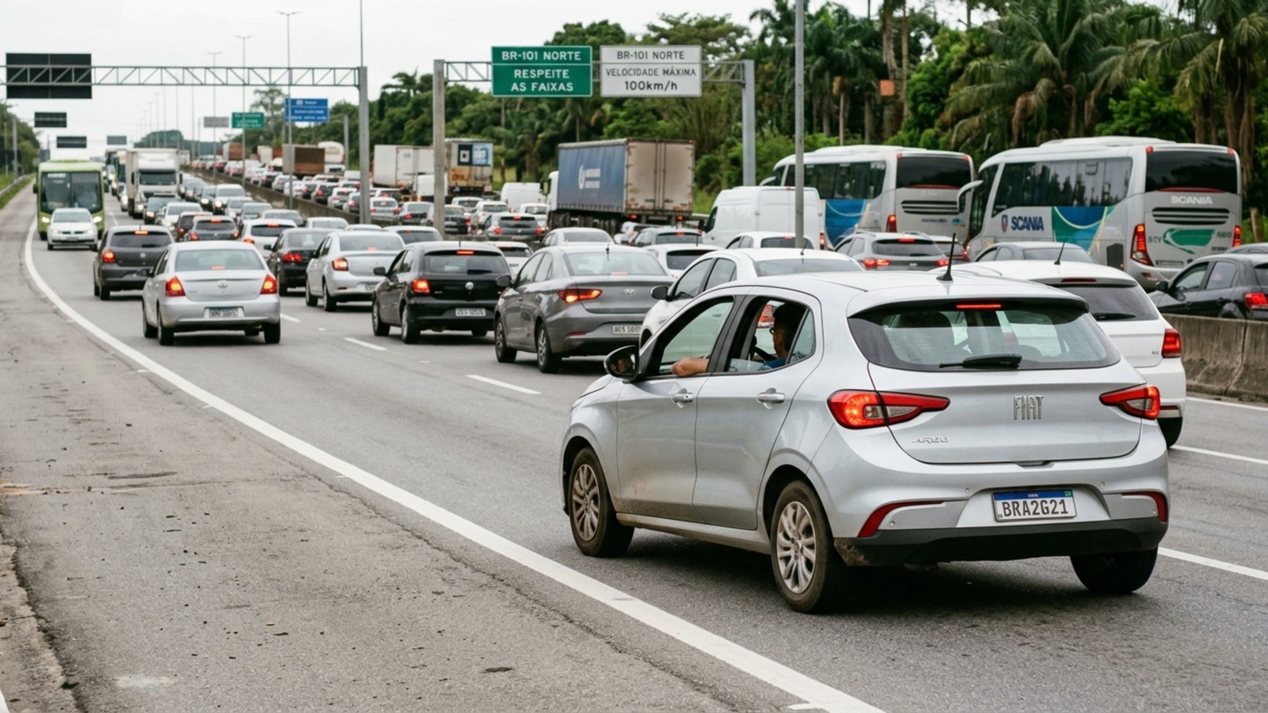 Motoristas que usam o acostamento para fugir de engarrafamento podem pagar multa de R$ 880,41