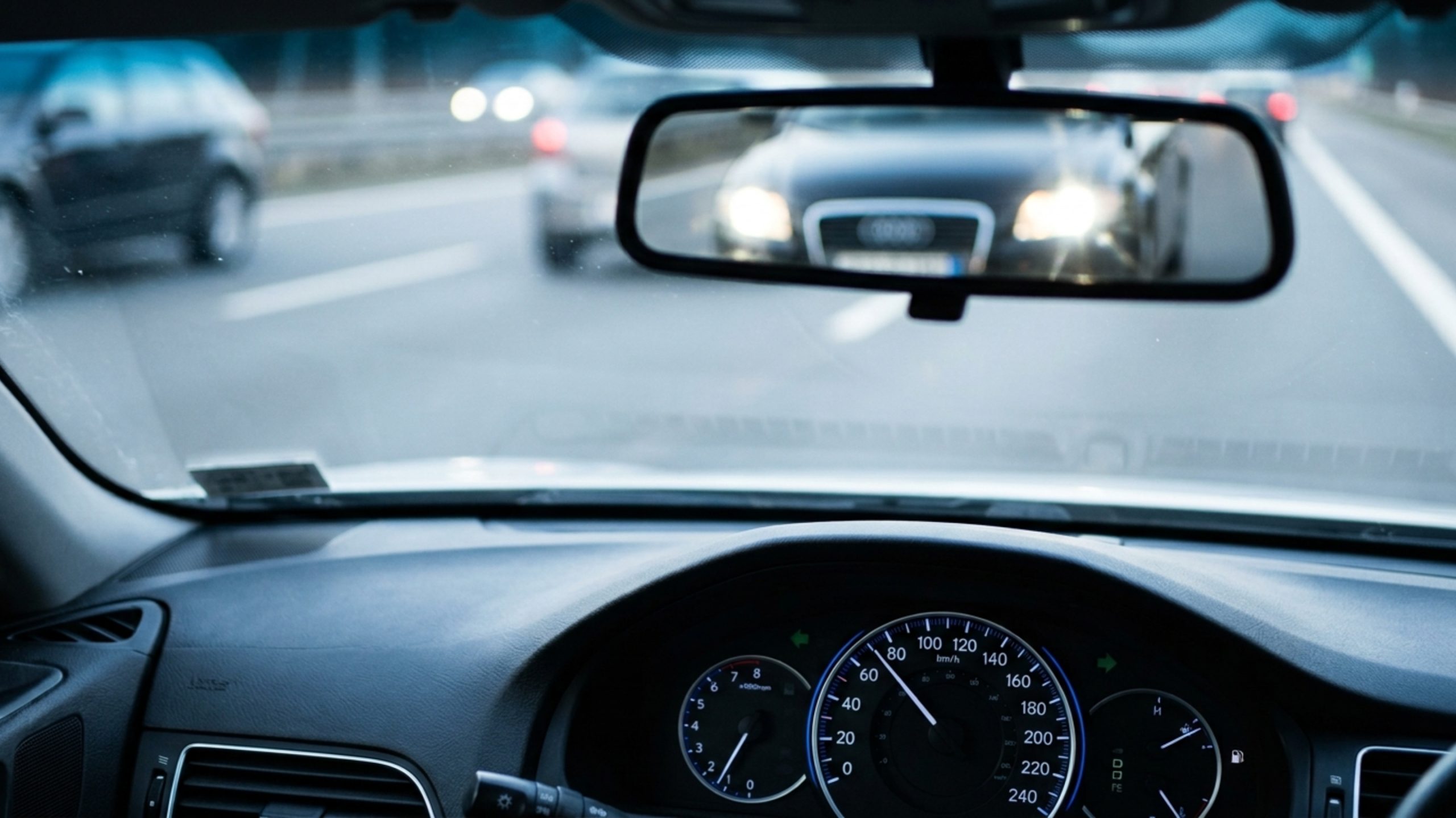Motoristas que dificultam uma ultrapassagem podem se enquadrar no Art. 198 do Código de Trânsito Brasileiro