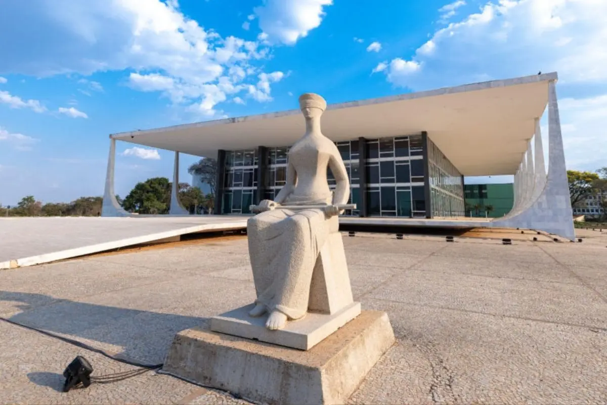 STF pede respeito à Constituição brasileira e afirma que não cederá a pressões dos EUA