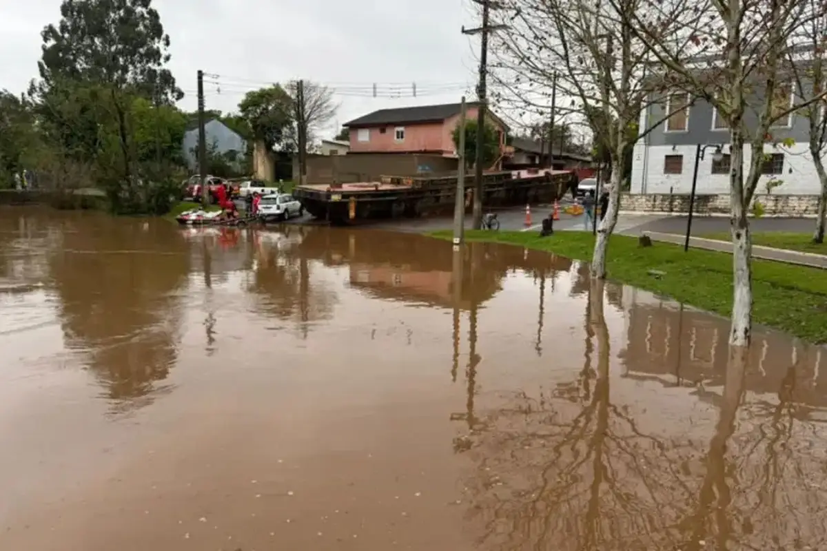 Temporais levam duas cidades do RS a situação de emergência