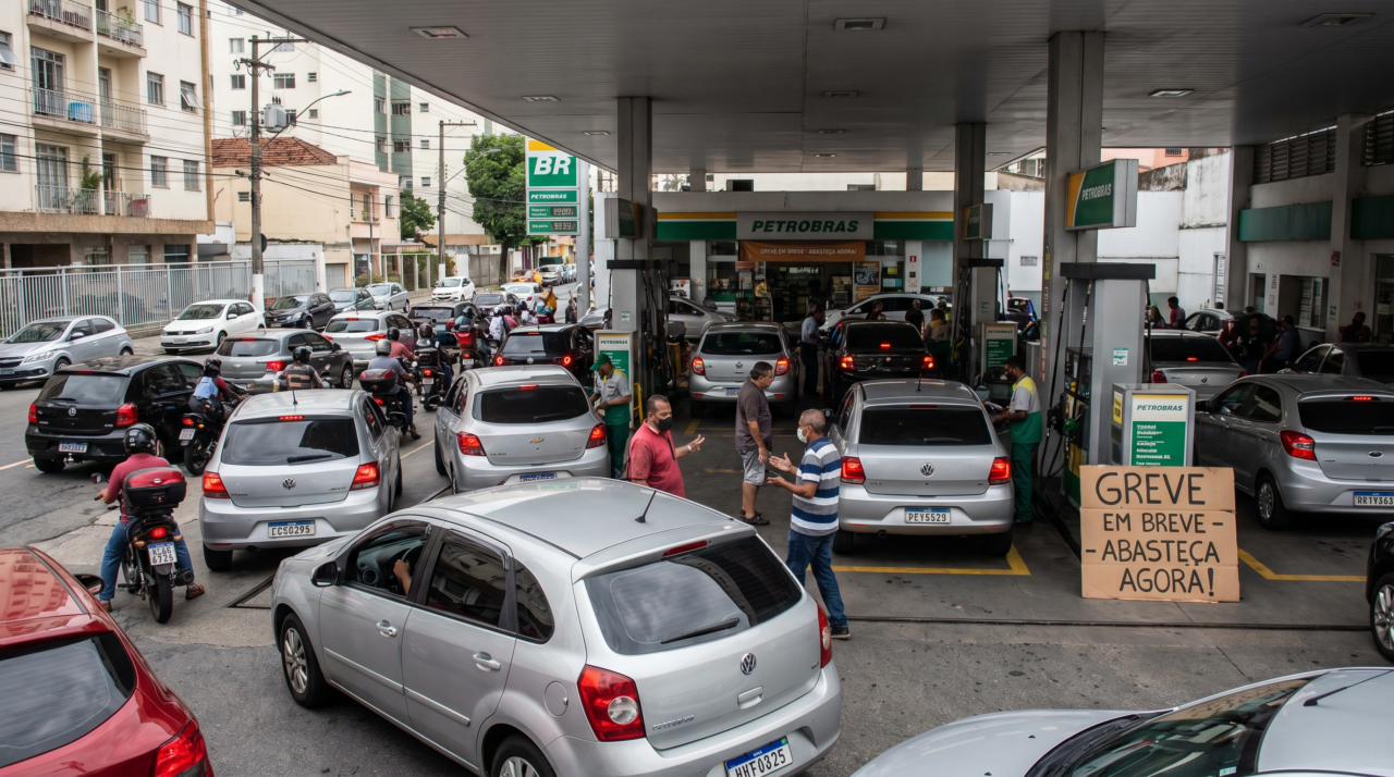 Greve pode deixar postos sem gasolina a partir da próxima semana; motoristas devem se adiantar
