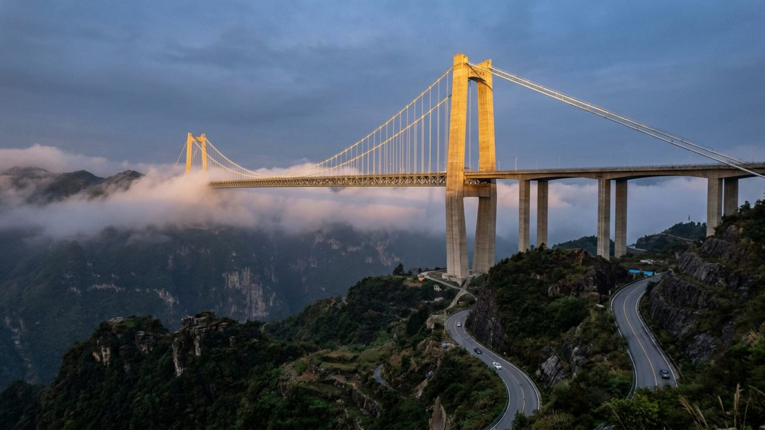 Nova ponte atravessa vale a 626 metros do chão, estende-se por 2,89 quilômetros e quebra recorde mundial em 2026