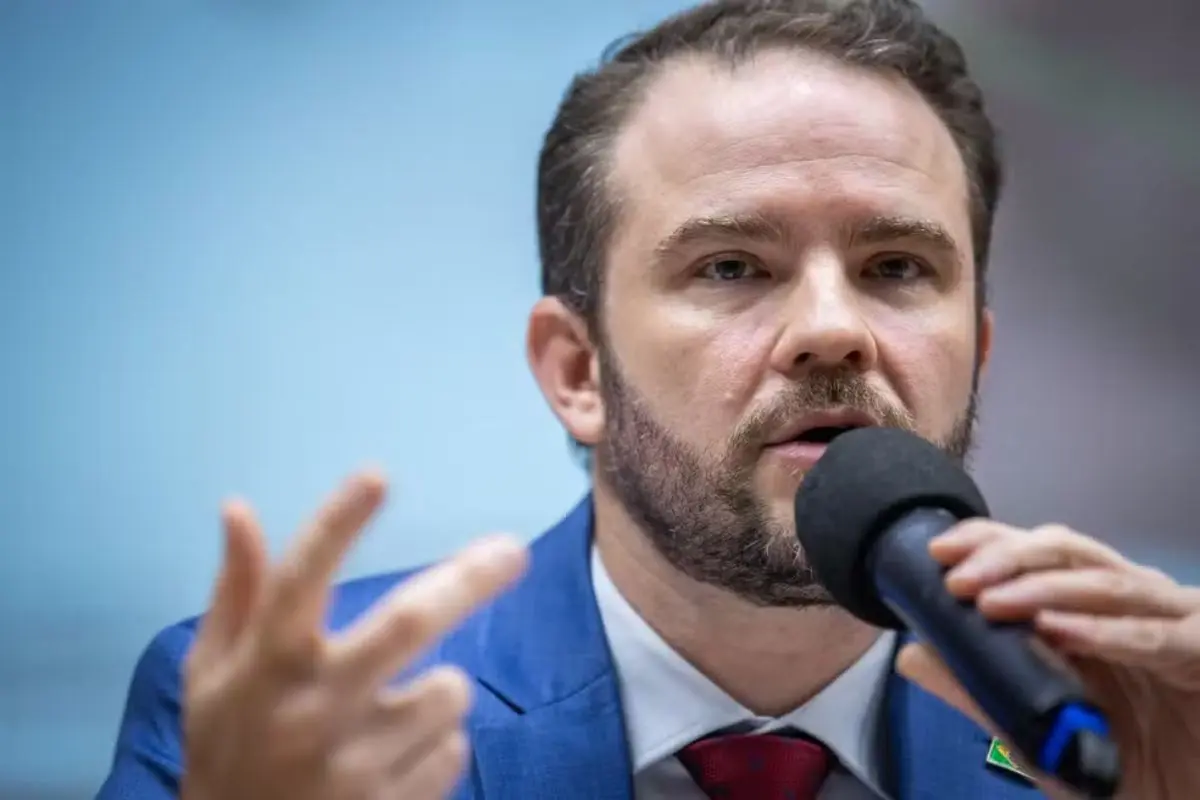 Governo quer tratar bets como cigarro e elevar tributação