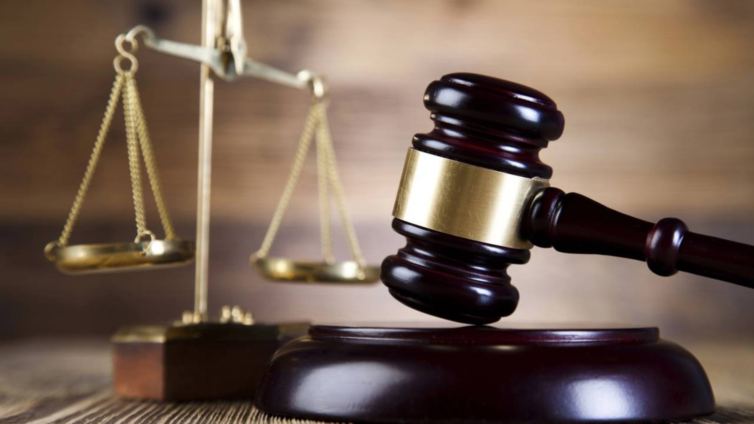 Tribunal obriga herdeira a pagar indenização de $10 mil a cuidadora despedida antes da ida do idoso para um lar