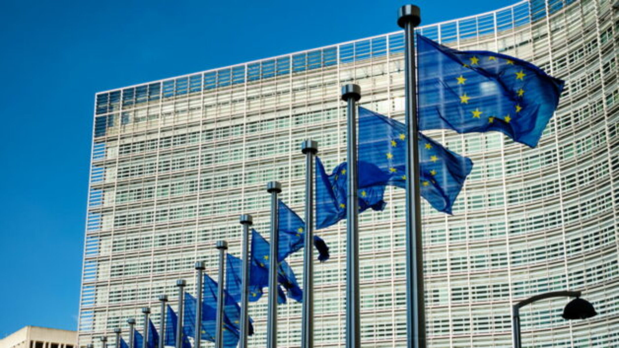 UE terá sua própria “taxa das blusinhas” para frear China