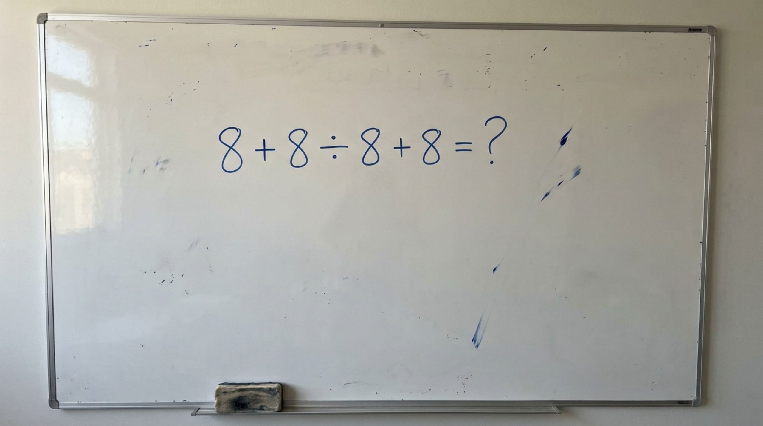 Você consegue resolver 8 + 8 ÷ 8 + 8 sem usar calculadora?