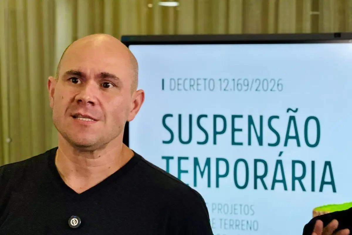 Justiça derruba decreto que proíbe lotes menores de 200 metros em Cuiabá; prefeito compara moradias a ‘granjas’ e diz que vai recorrer