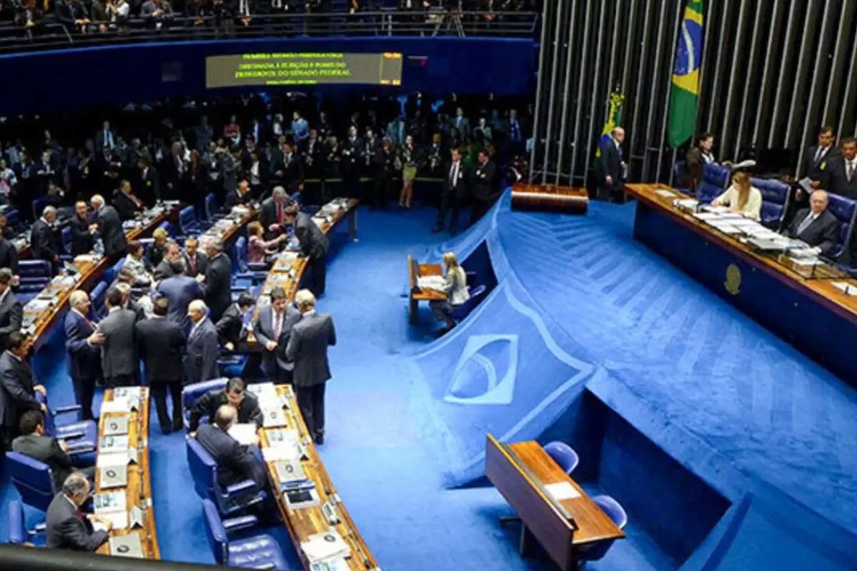 Servidor guarda segredo do Senado há quase 30 anos