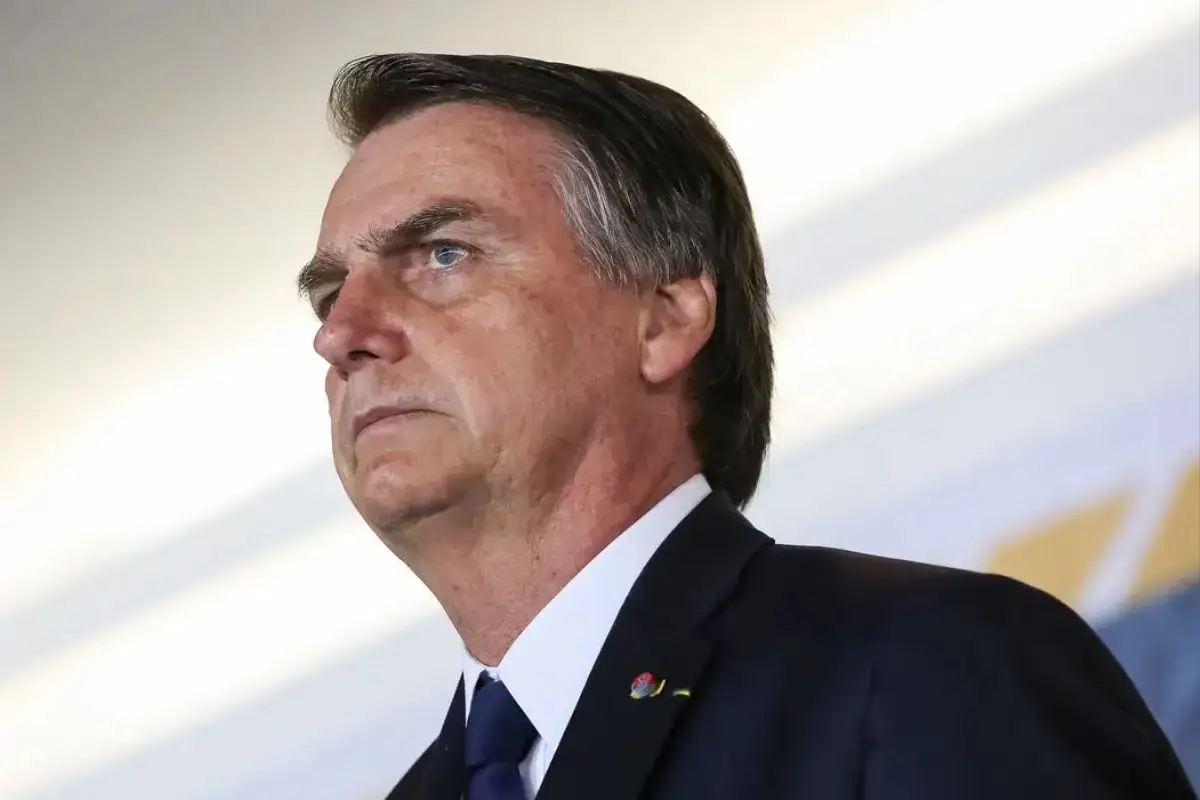 PGR defende manter Bolsonaro em prisão domiciliar após caso de arma