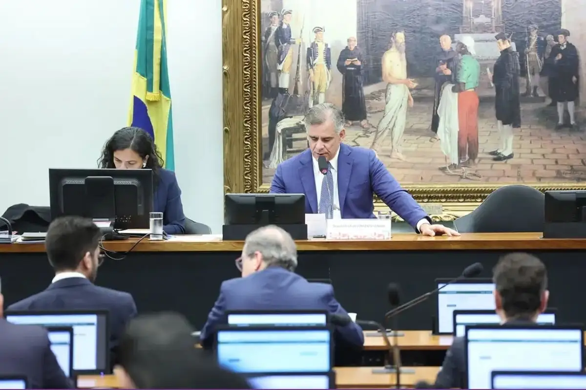 CCJ aprova PEC que acaba com aposentadoria compulsória para juízes punidos