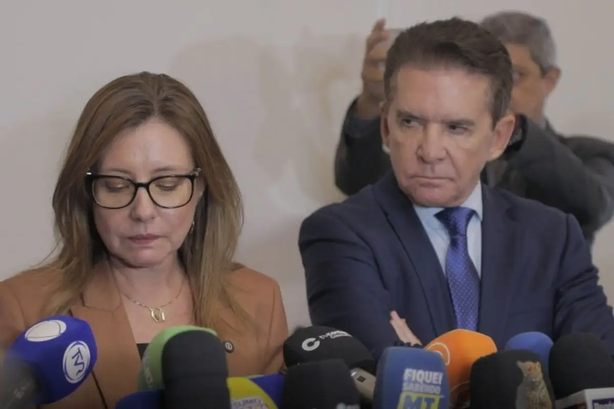 Prefeita de Várzea Grande chora e diz que ‘junta moedas’ para pagar salários