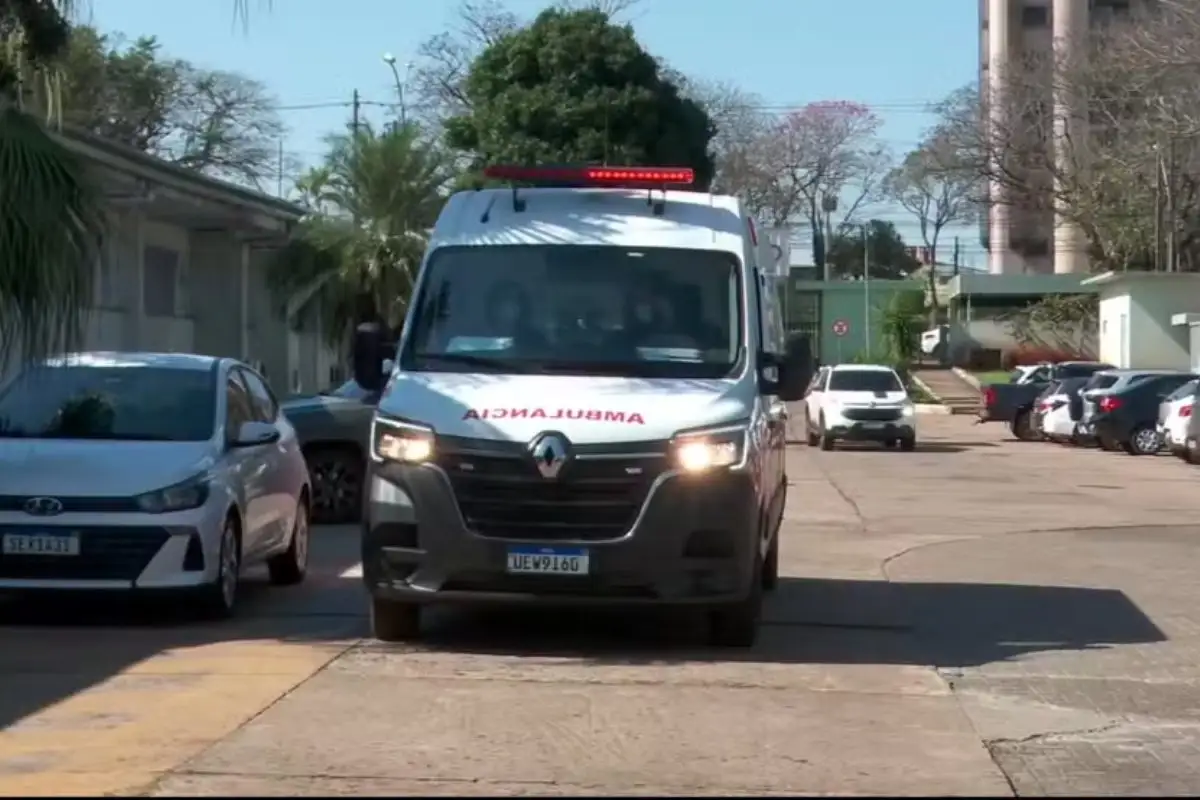 Dois turistas foram encaminhados ao Hospital Municipal Padre Germano Lauck. (Foto: RPC)