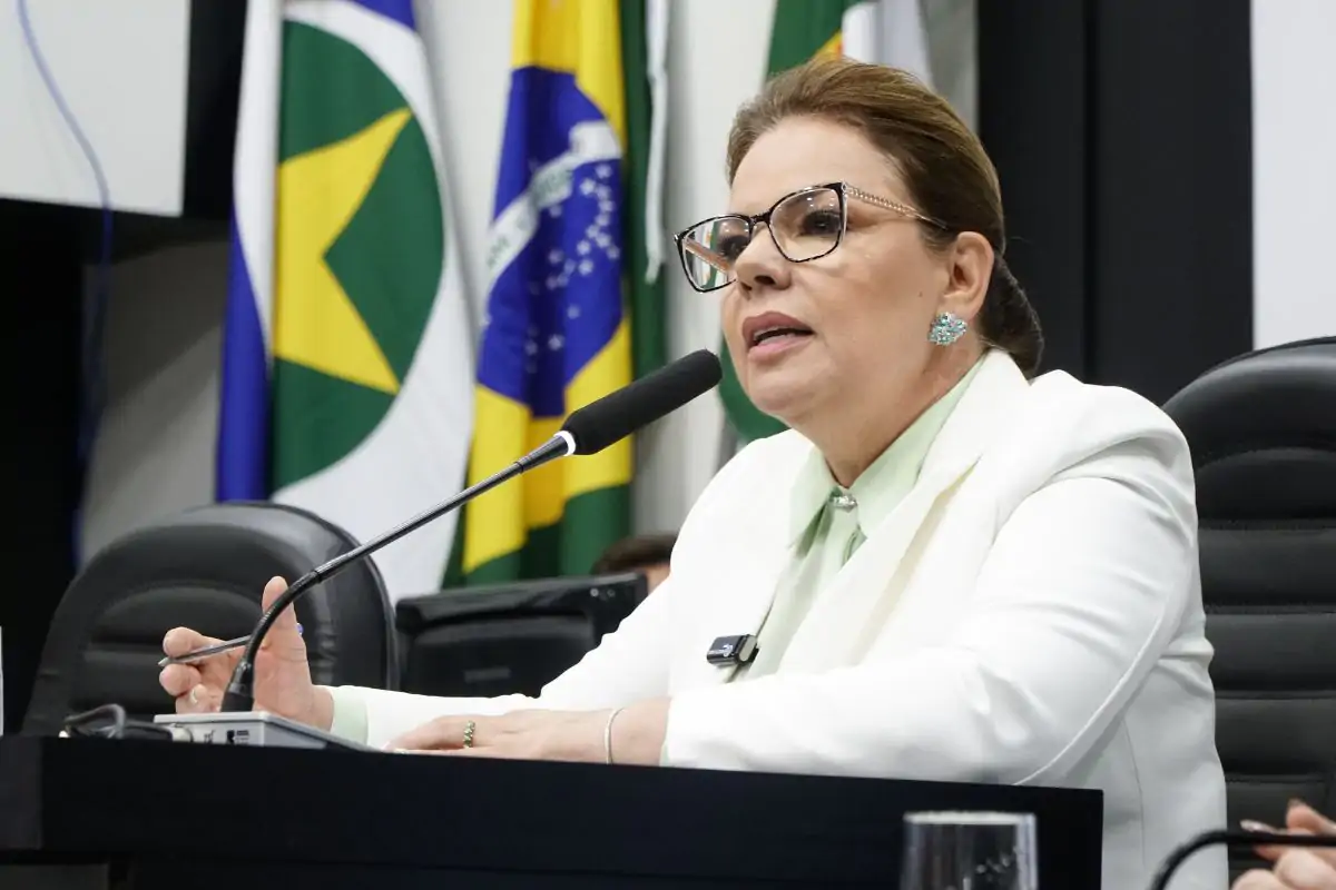 paula calil vereadora cuiaba