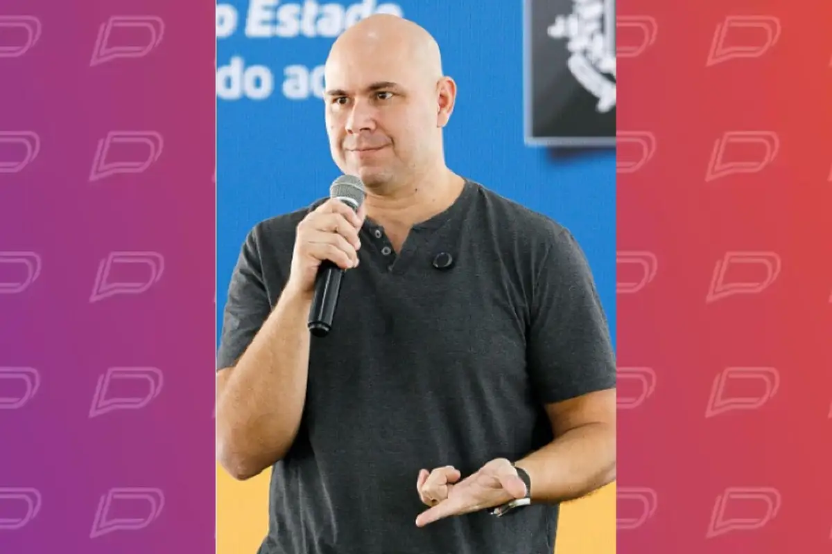 Prefeito de Cuiabá quer retirar placas solares de pontos de ônibus e criar usina no HMC