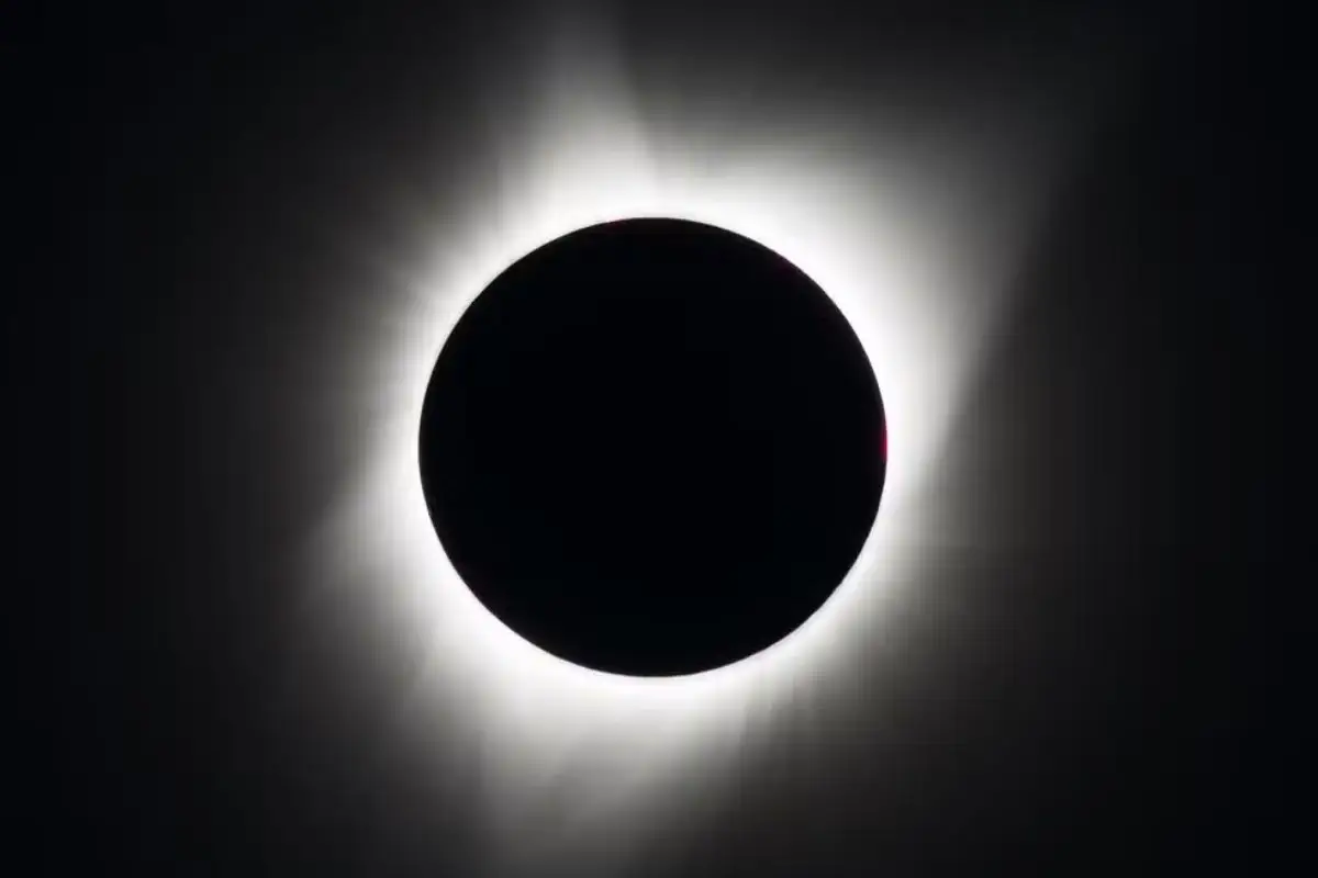 Eclipse solar vai transformar dia em noite nesta quarta-feira; veja onde será possível assistir