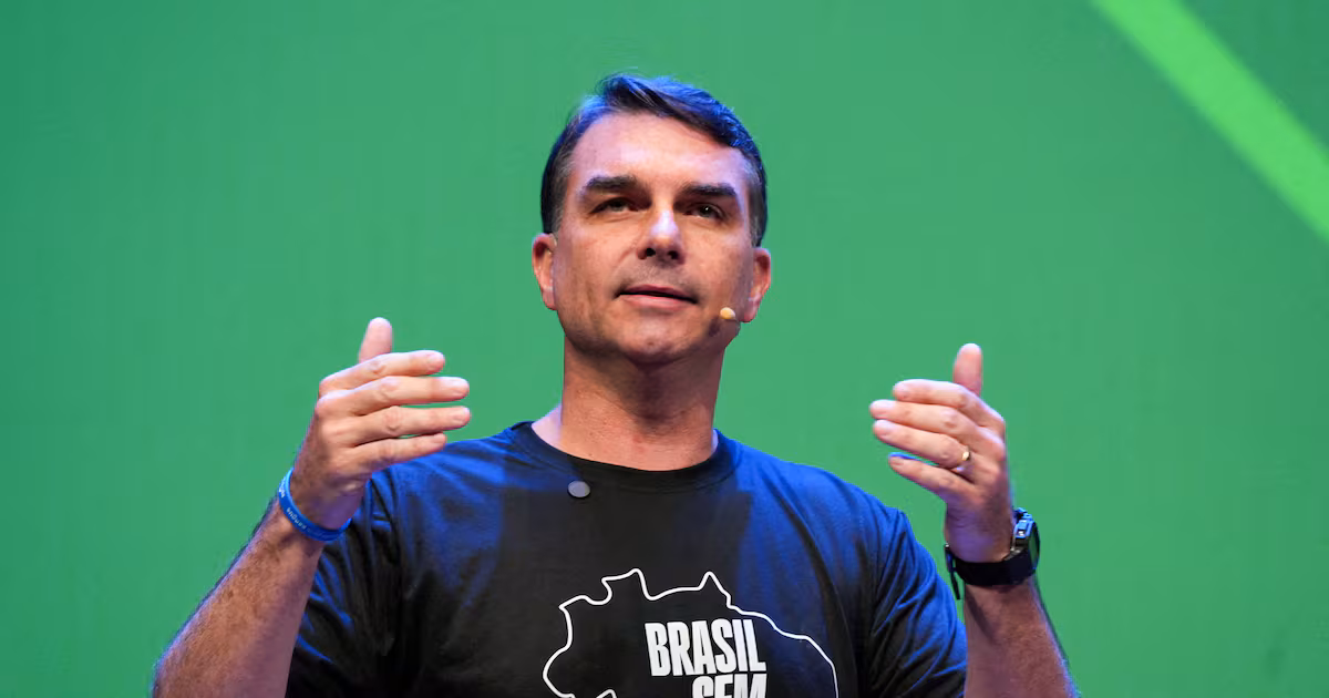 Campanha de Flávio diz que não se preocupa com ações do PT por uso de IA
