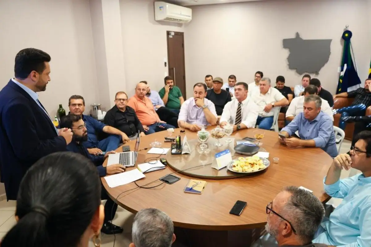 Prefeitos aprovam mudança no estatuto da AMM-MT e ampliam mandato de presidente para 3 anos