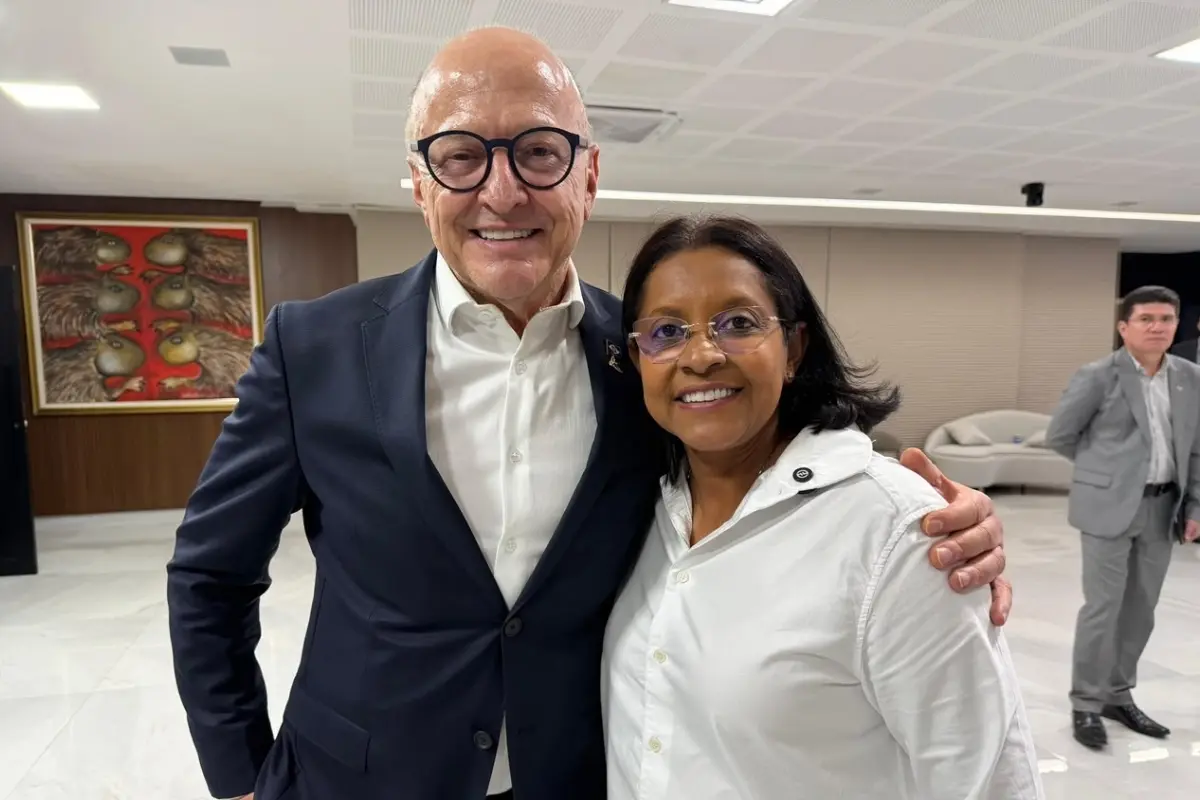 Pivetta bate o martelo e anuncia Gisela Simona como vice após desistência de Fábio Garcia