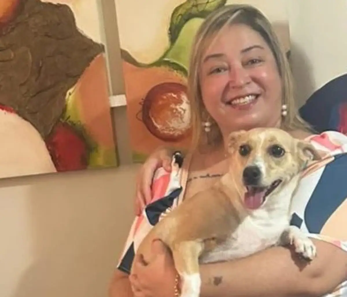 A vira-lata ganhou um lar e ajudou uma família a reencontrar motivos para sorrir. (Foto: Daniela Ensinas)