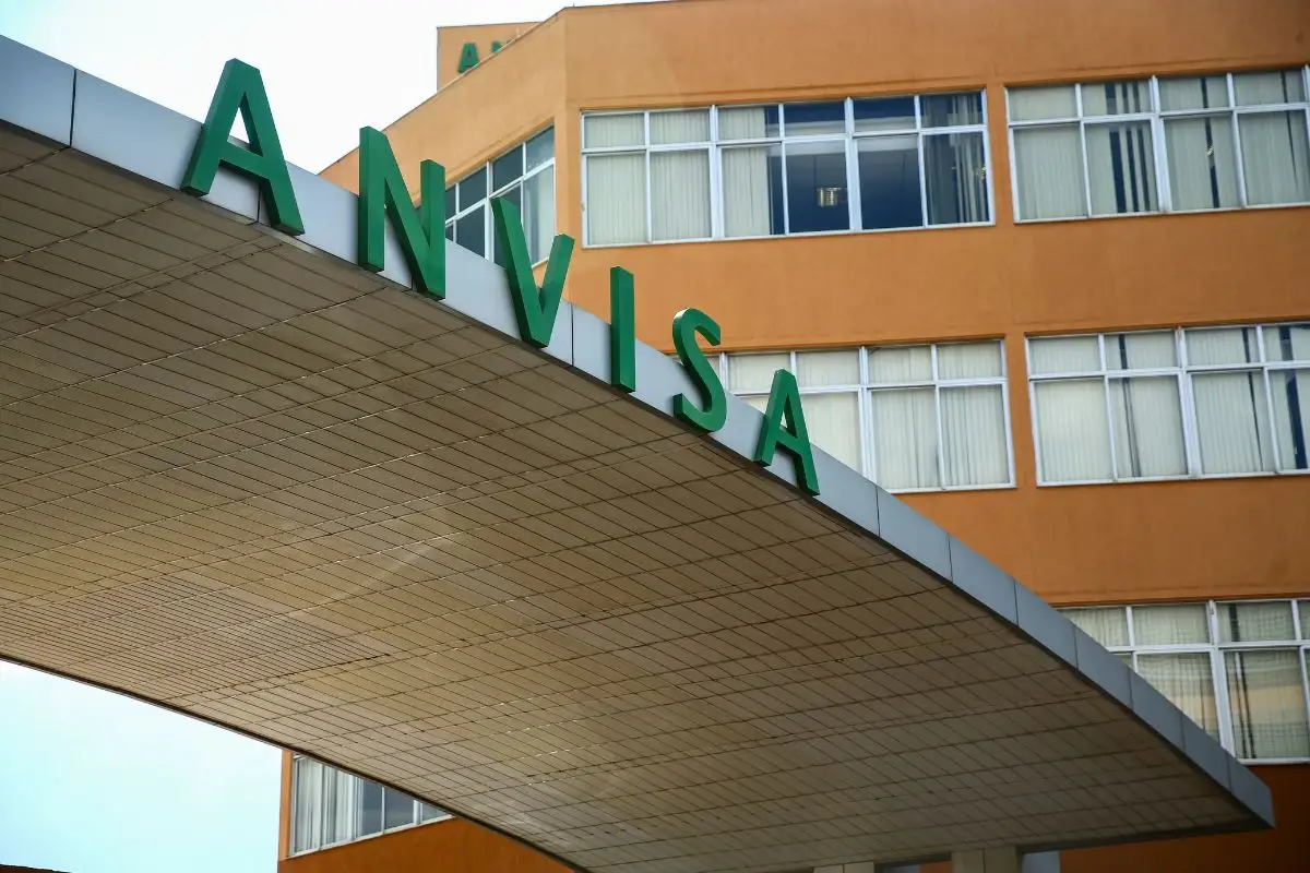 Fake News: Anvisa desmente boatos sobre o uso testosterona para tratamentos milagrosos