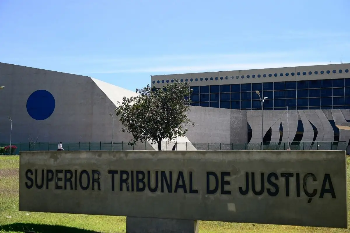 STJ aplica pela primeira vez nova pena que pode levar magistrado à perda do cargo
