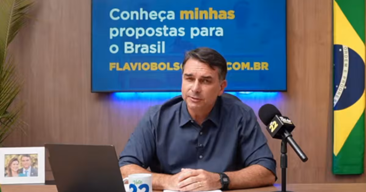Em MG, Flávio Bolsonaro (PL) critica decisão que reconduz Andrei ao comando da PF