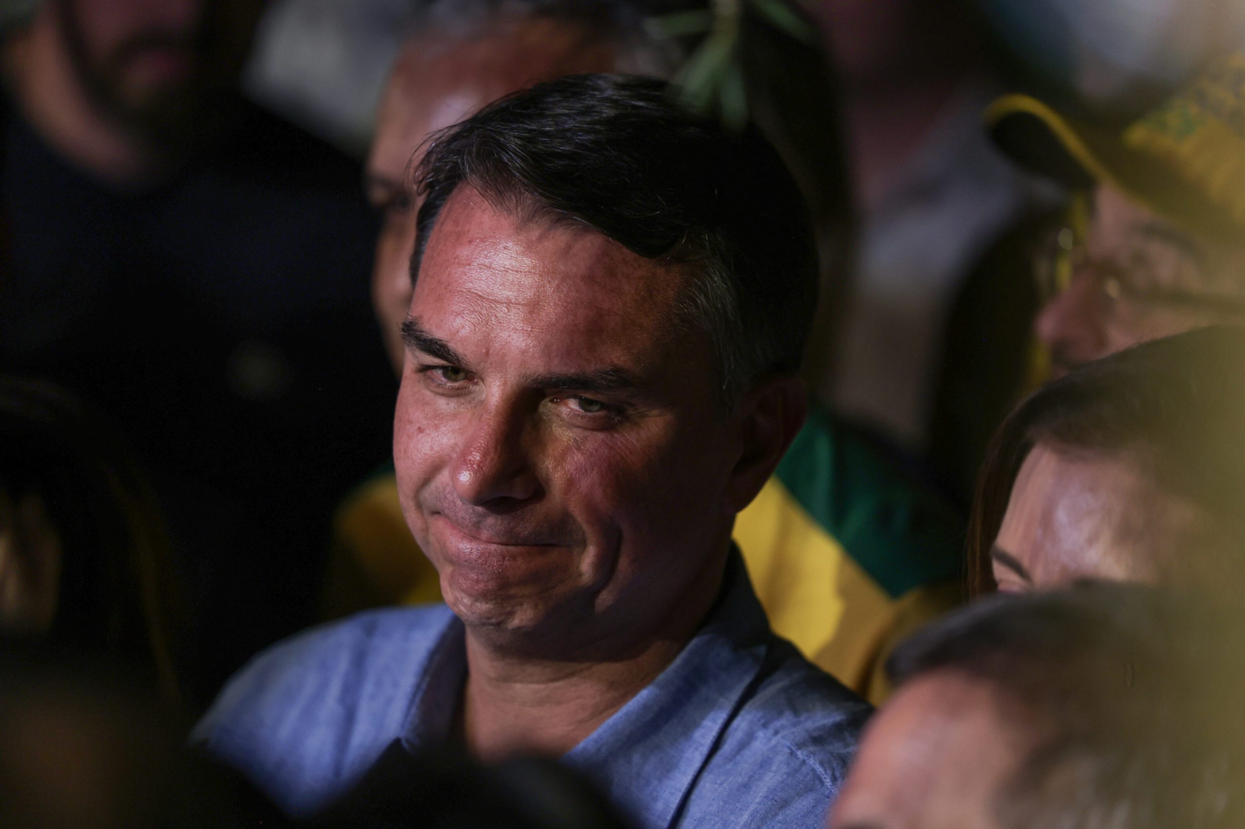 Flávio ironiza PT após reportagem sobre Vorcaro e fundos de pensão