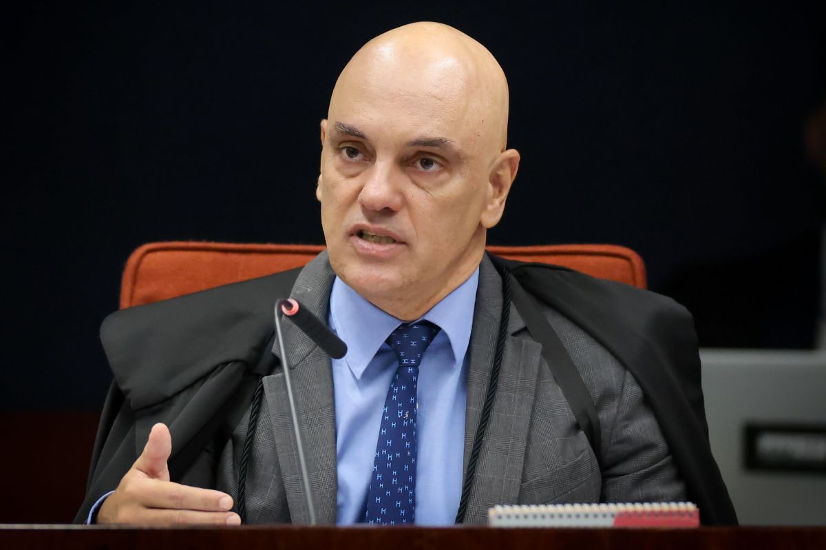 Moraes manda prender Eduardo e determina cancelar passaportes