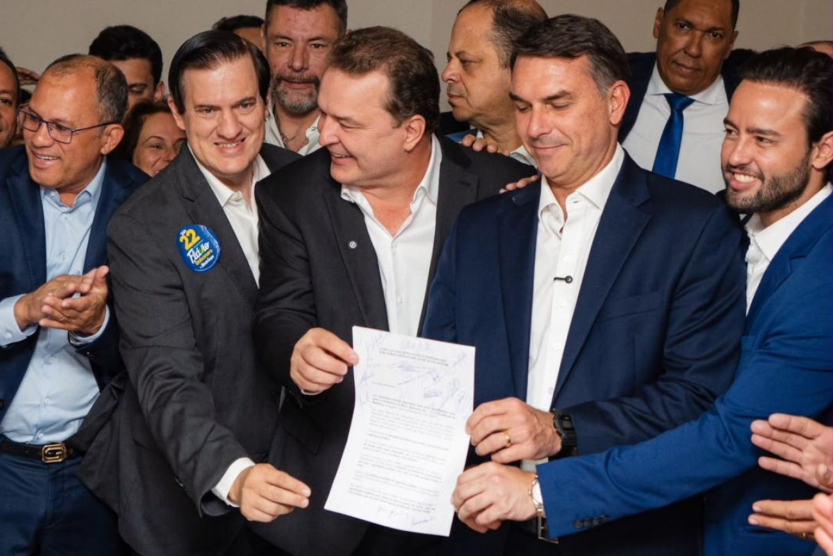 Max encontra Flávio e entrega carta de apoio: Jogo não acabou